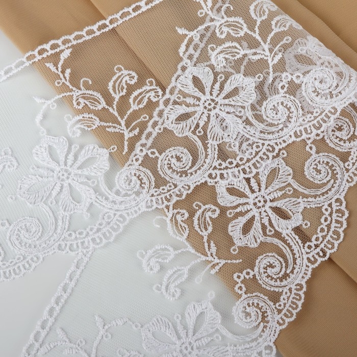 Кружево на сетке, 110 мм &times; 11 &plusmn; 1 м, цвет белый