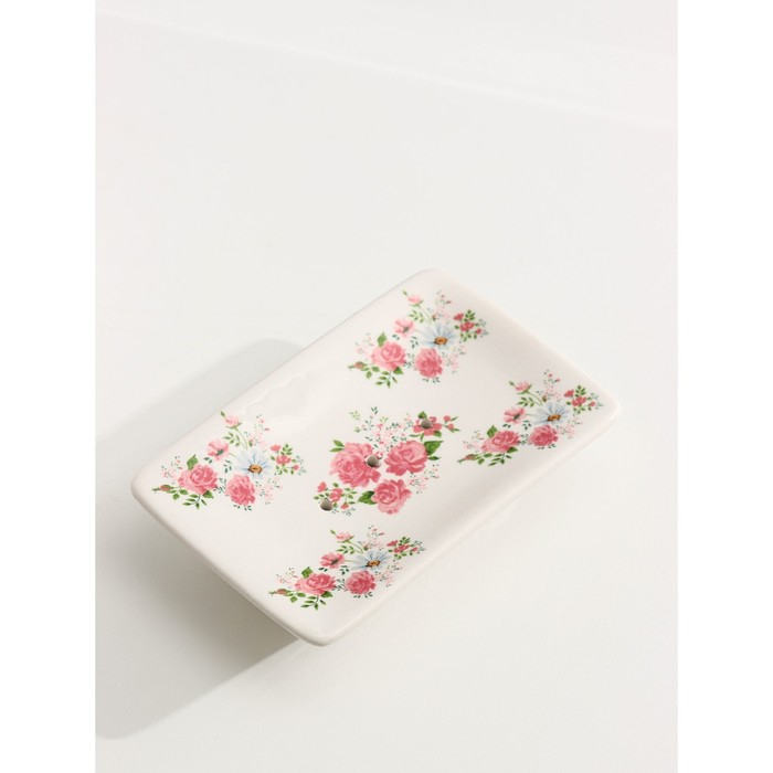 Набор аксессуаров для ванной комнаты &laquo;Розовые розы&raquo;, 4 предмета (дозатор 300 мл, мыльница, 2 стакана), цвет белый