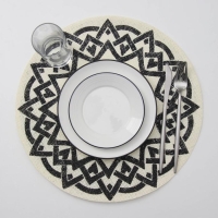 Салфетка сервировочная &laquo;Звезда&raquo;, 38&times;38 см, цвет бело-чёрный