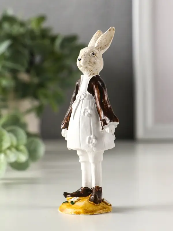 Сувенир полистоун "Нарядный Зайчик/Зайка" МИКС 4,5х3.2х11.5 см