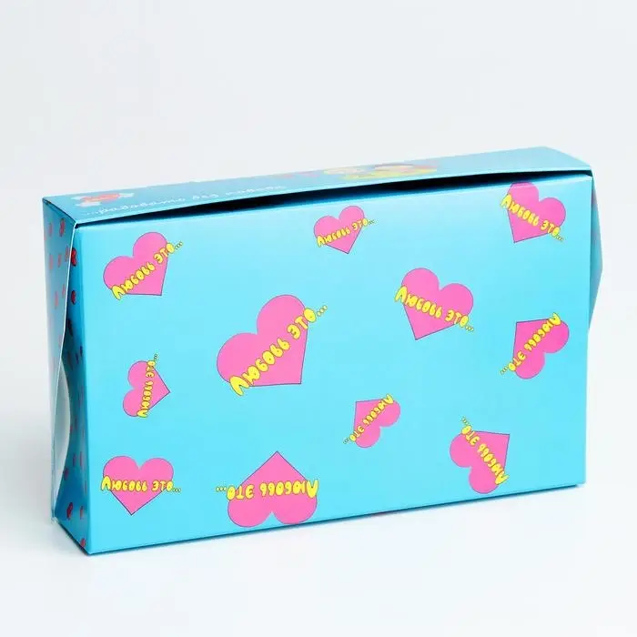 Коробка складная с окном Love is, 20&times;12&times;4 см