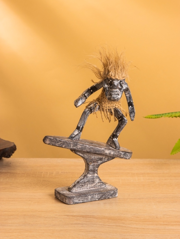 Сувенир "Абориген серфигист" дерево, 14х7х17 см