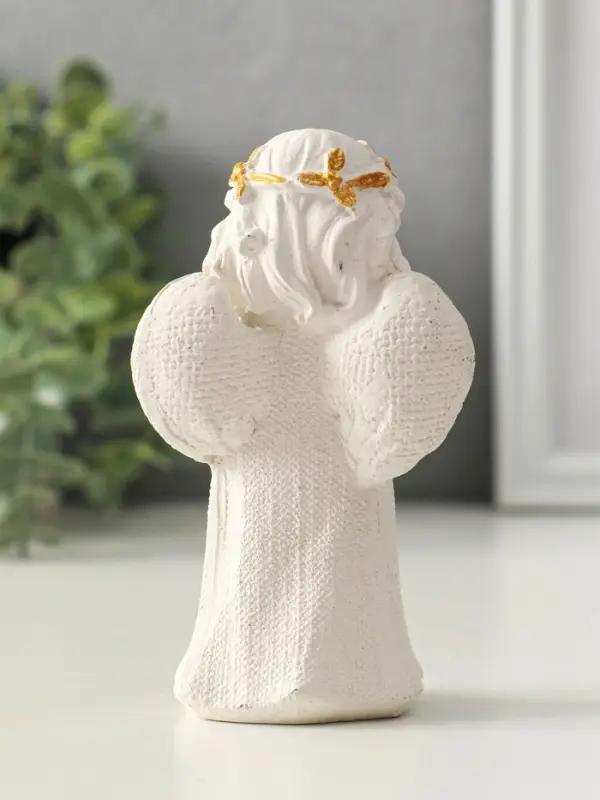 Фигура "Ангел с птицей" размер 11х7х4 см, белый с позолотой