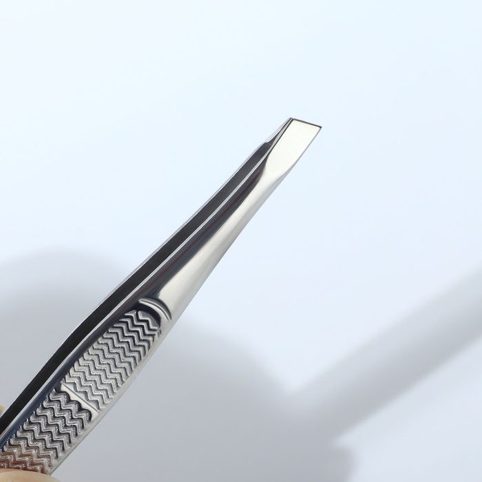 Пинцет &laquo;Premium&raquo; скошенный, узкий, 9 см, на блистере, цвет серебристый