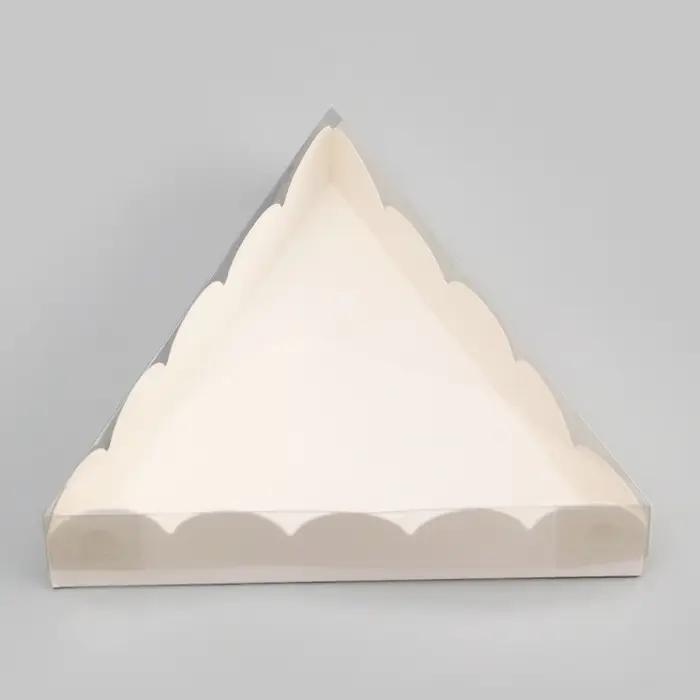 Коробка для печенья, белая, треугольная 18&times;18&times;4 см