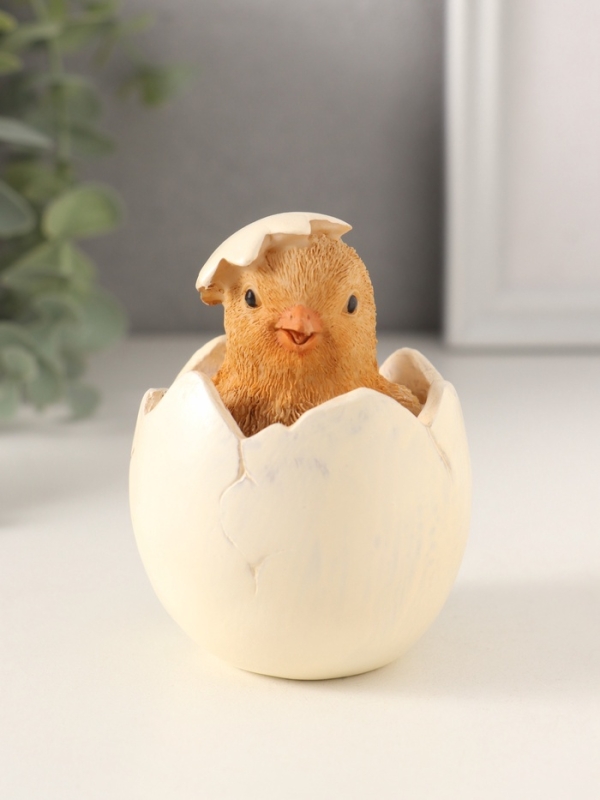Сувенир полистоун "Цыплёнок в яичной скорлупе" 8х6х8 см