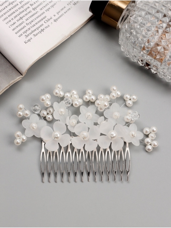 Гребень для волос "Эмилия" цветочный, 11х6 см, белый