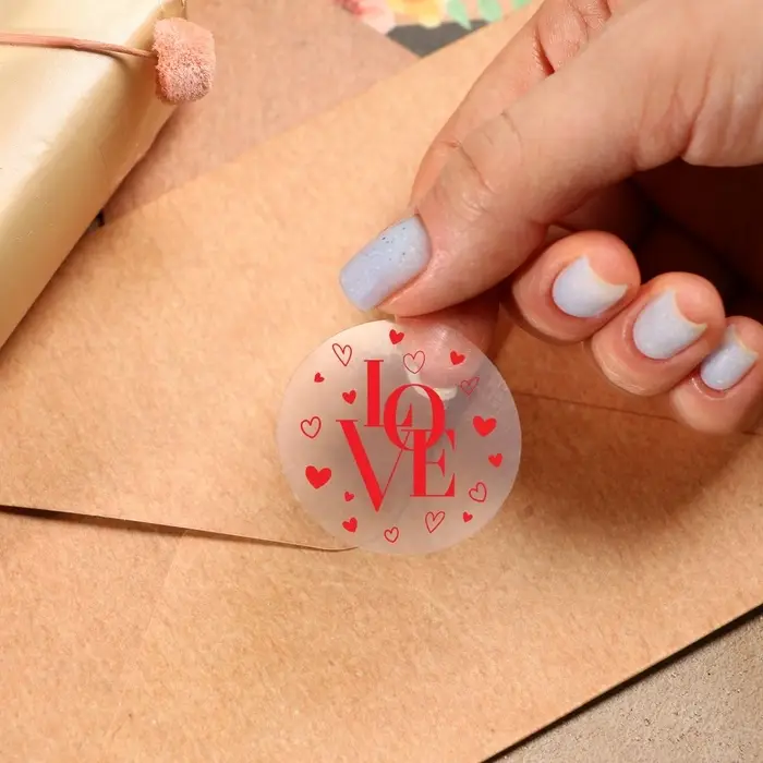 Наклейки для подарков и цветов &laquo;С любовью&raquo;, винил, 9.3 х 16 см