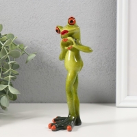 Сувенир полистоун лак "Лягуха показывает сердечко лапками" 7,5х5,8х16 см