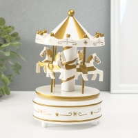 Сувенир пластик музыкальный механический "Карусель - лошадки" белый 10,5х10,5х17,5 см