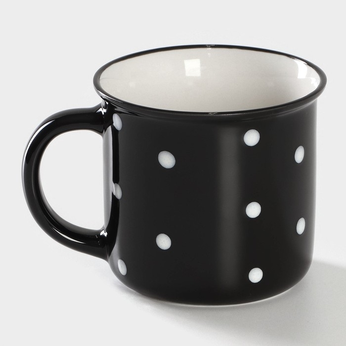 Кружка фарфоровая Доляна &laquo;Божья коровка&raquo;, 370 мл, цвет чёрный