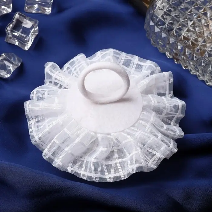 Резинка для волос бант &laquo;Школьница&raquo;, волны, d=10 см, белая