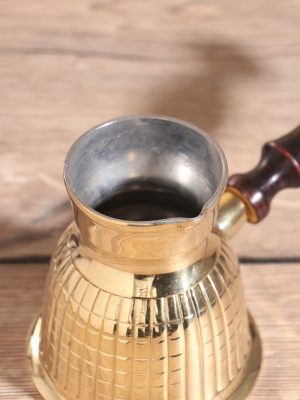 Турка с деревянной ручкой, латунь, 9&times;23&times;10 см