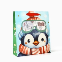Пакет подарочный новогодний ламинированный &laquo;Пингвинёнок&raquo;, конгрев, M 30 х 26 х 9 см, Новый год
