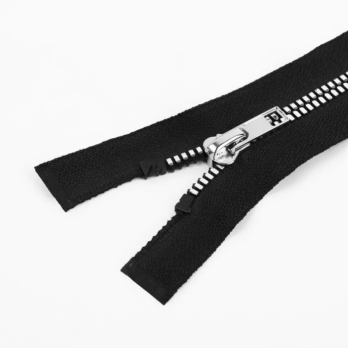 Молния &laquo;Трактор&raquo;, №5, разъёмная, декоративное звено &laquo;Акулий зуб&raquo;, замок автомат, 60 см, чёрная