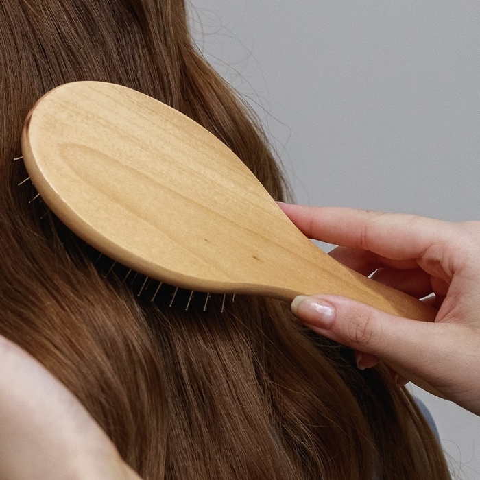 Расчёска массажная &laquo;Натурель&raquo;, 8,2 &times; 23,3 см, цвет &laquo;светлое дерево&raquo;/чёрный