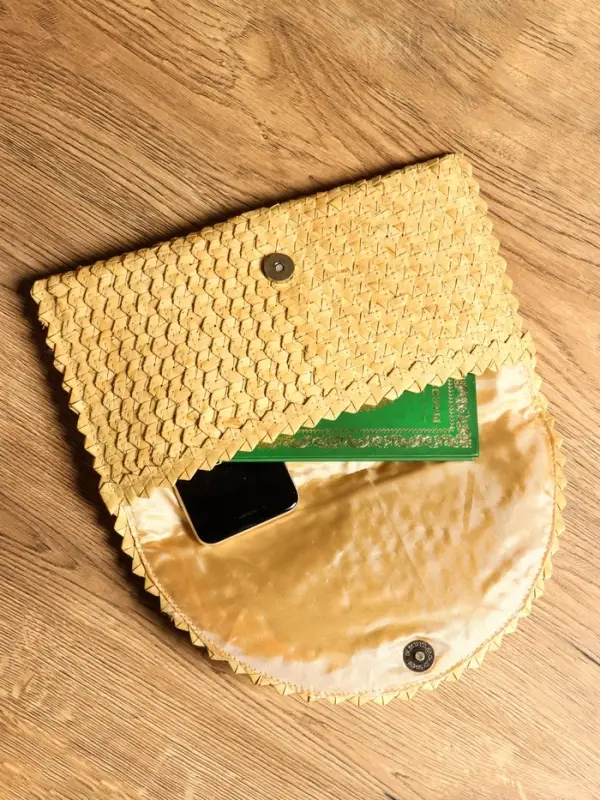 Сумка клатч плетёная из пальмового листа, 28&times;16&times;2 см, бежевая