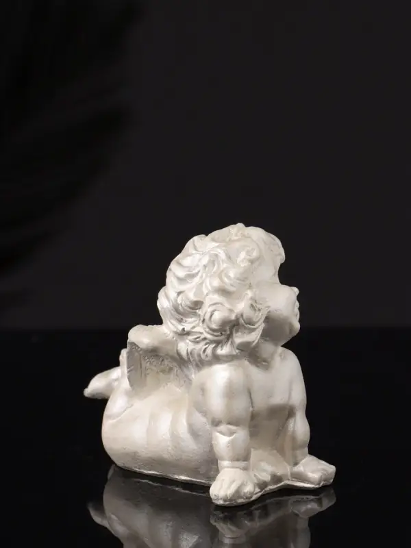 Фигура "Ангел лежит на животе" перламутр, 8х7х5 см