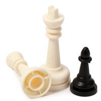 Шахматы 30 х 30 см, король h-5 см, d-2.2 см, фигуры пластик