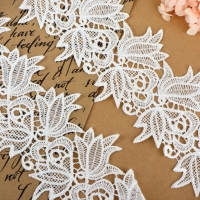 Кружево гипюровое, 90 мм &times; 9 &plusmn; 0,5 м, цвет белый