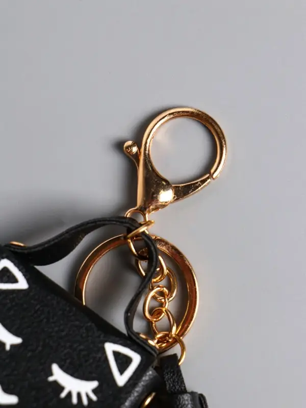 Брелок кожзам с карабином, с кистью "Сумочка. Котик" чёрный 5х2,5х6 см