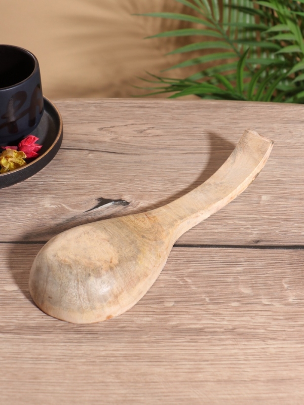 Подставка под ложку "Листья" дерево манго 25,5х9х3,8 см