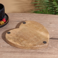 Блюдо в форме сердца &laquo;Желтые и синие цветы&raquo;, дерево манго, 20.5&times;20&times;2.3 см