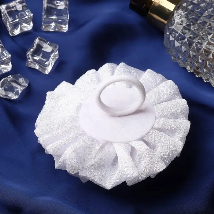 Резинка для волос бант &laquo;Школьница&raquo;, волнушка классика, d=11 см, белая