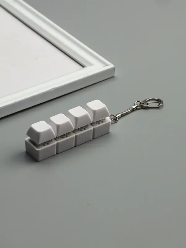 Брелок - антистресс для ключей на карабине &laquo;Клавиши кейкап&raquo;, белый, 7.6&times;2&times;2.7 см