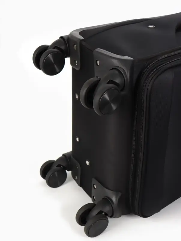 Чемодан 20",Текст,36*25*58,отд на молнии,1 нар/карм, увелич,код замок,4 колеса, черный