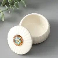 Шкатулка керамика "Цветок-калейдоскоп" белая 7х7х5,3 см