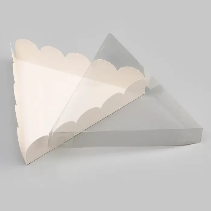 Коробка для печенья, белая, треугольная 18&times;18&times;4 см