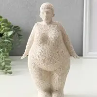 Сувенир полистоун "Милая пышечка" белый песок 9х15,5х25,5 см