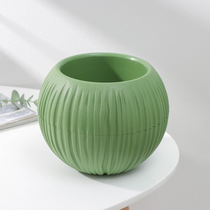 Кашпо для цветов со вставкой &laquo;Сфера&raquo;, 1,7 л, d=13,5 см, h=16 см, цвет оливковый