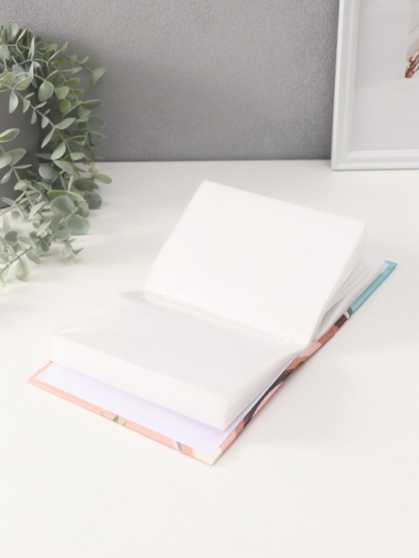 Фотоальбом на 96 фото 10х15 см "Клубника и губы" матовый с ламинацией 16,5х12х5,5 см