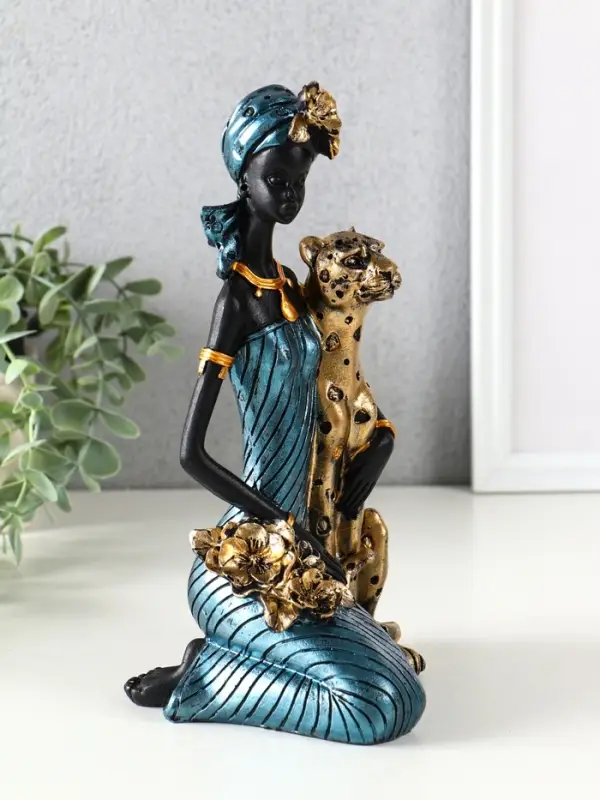 Сувенир полистоун "Африканка в платье с леопардом" бензиновый синий 13х13х25,5 см