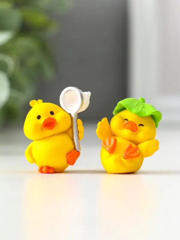 Сувенир полистоун "Цыплята и хобби" набор 4 шт 2,9х3,6 см