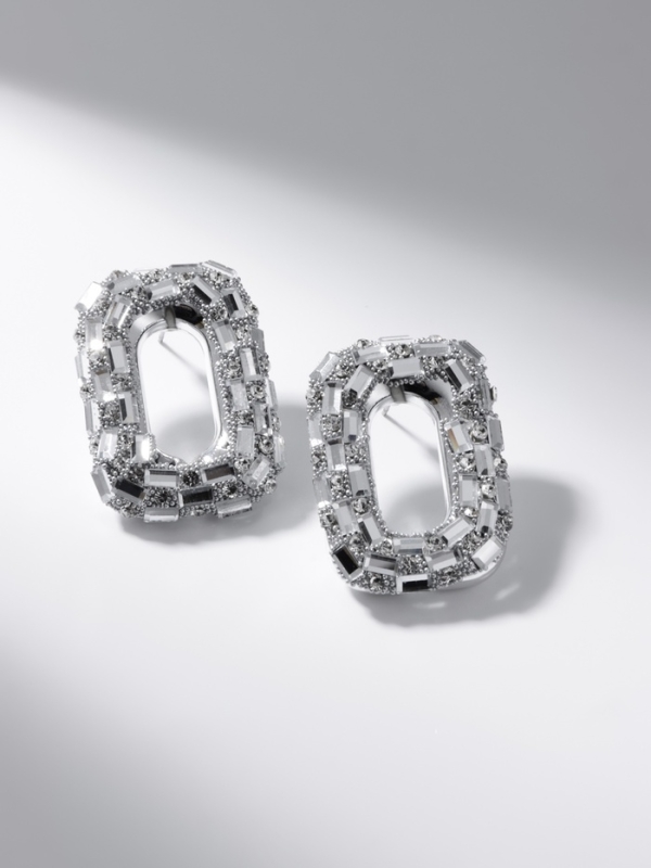 Серьги со стразами &laquo;Блеск&raquo; мягкий прямоугольник, белые в серебре