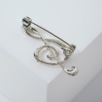 Брошь &laquo;Скрипичный ключ&raquo; сияние, цвет белый в серебре