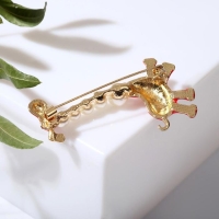 Брошь &laquo;Жираф весёлый&raquo;, цвет красно-белый в золоте