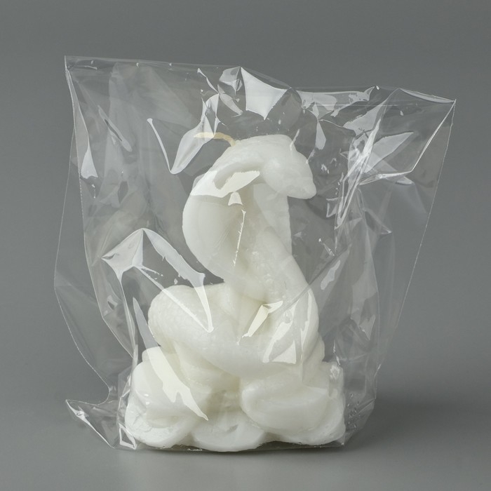 Новый год 2025! Свеча интерьерная &laquo;Новогодняя коллекция: Змея на монетках&raquo;, белая, 78 х 61 х 52