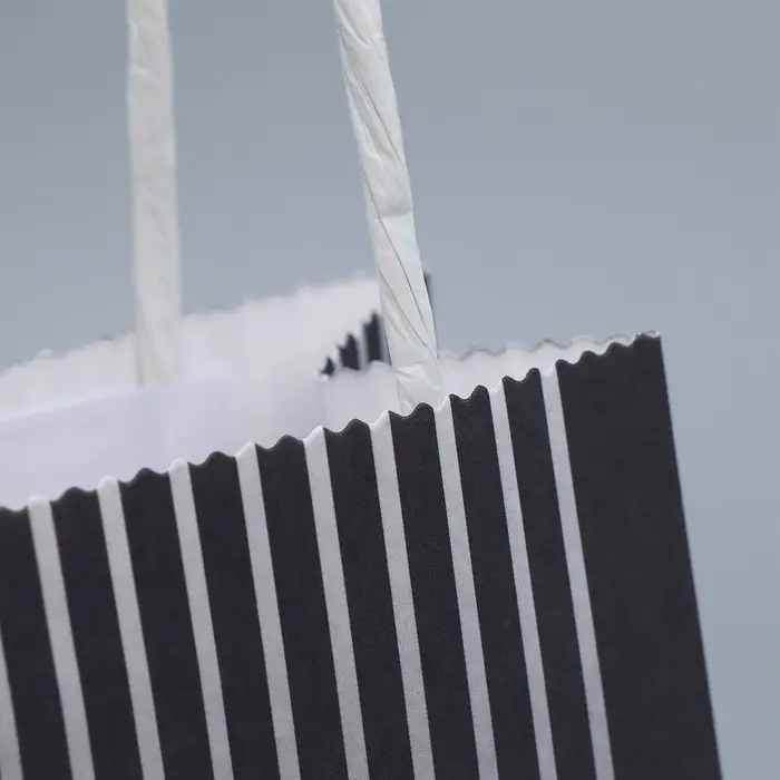 Пакет подарочный крафтовый, упаковка, &laquo;Сильному духом&raquo;, 15 х 10 х 6 см