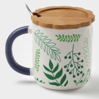 Кружка керамическая с ложкой &laquo;Гербарий&raquo;, 350 мл, цвет белый