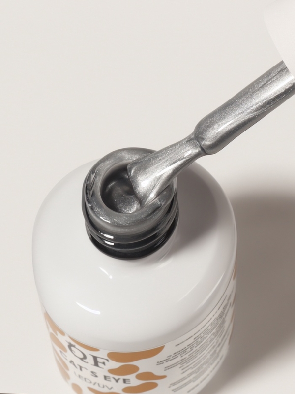 Гель-лак для ногтей 3-х фазный LED/UV 15мл  CAT`S EYE бел QF