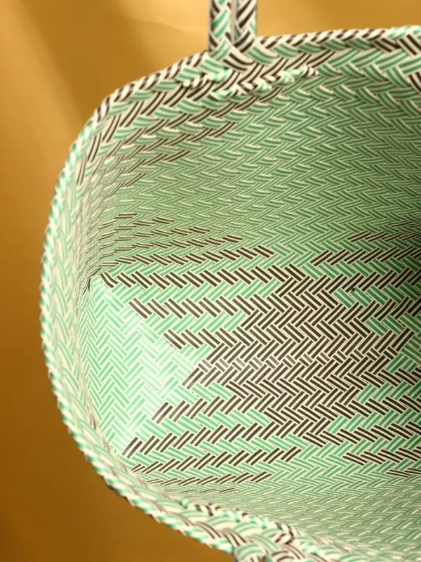 Сумка плетёная, 30&times;15&times;35 см, пластик, чёрно-бирюзовая