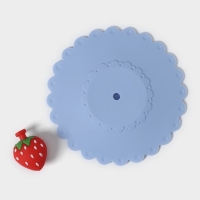 Крышка - непроливайка силиконовая Доляна &laquo;Клубничка&raquo;, d=11 см, цвет голубой