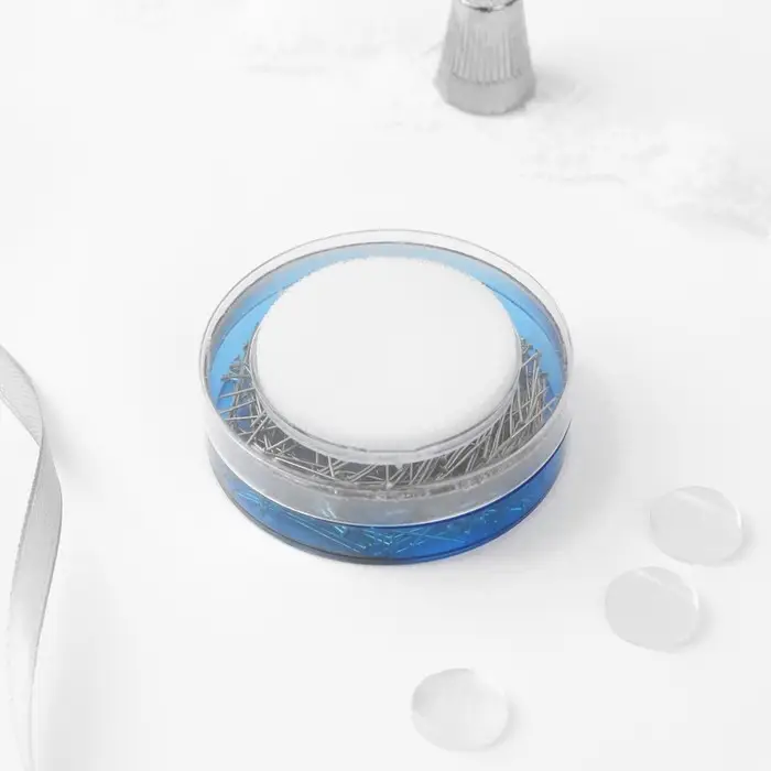 Игольница с булавками &laquo;Гвоздики&raquo;, 21 мм, 200 шт., синяя