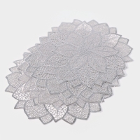 Салфетка сервировочная на стол &laquo;Цветок&raquo;, d=43 см, цвет серебряный