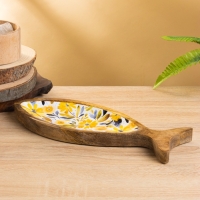 Блюдо в форме рыбки "Желтые и синие цветы" дерево манго 32х11,5х2 см