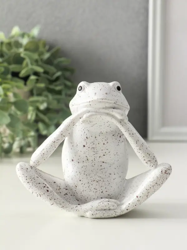 Сувенир полистоун "Белая лягушка" 6х13,5х11,5 см
